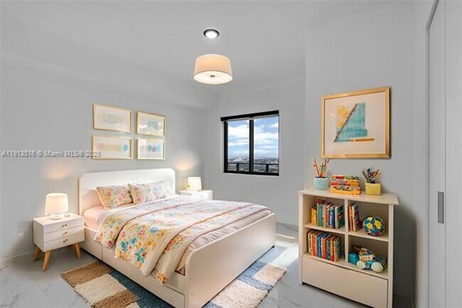 Building Photo - 700 NE 24th St