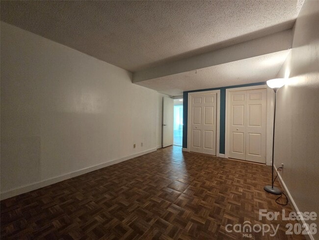 Building Photo - 23 Longbow Ct