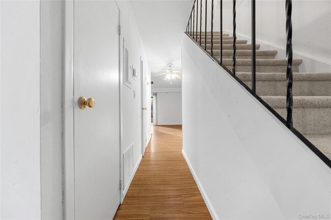 Building Photo - 34 Wooded Way