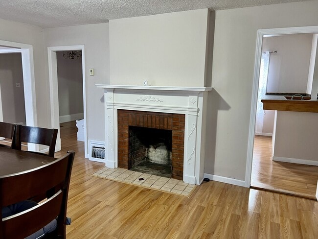 Building Photo - 435 Windham Rd