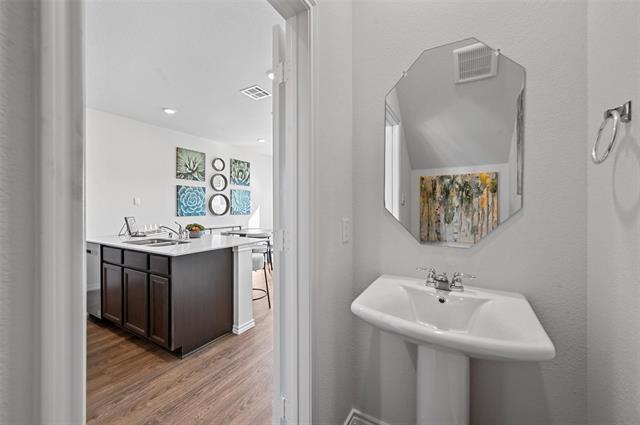 Building Photo - 302 Arbor Dr