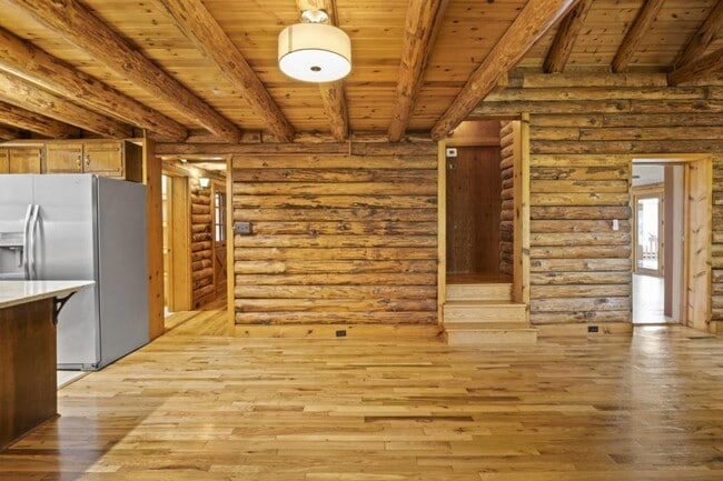 Building Photo - 118 Agape Wy