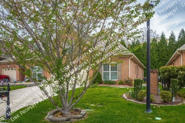 Building Photo - Coming Soon!  Almost 1800 sf Townhome in Hixson