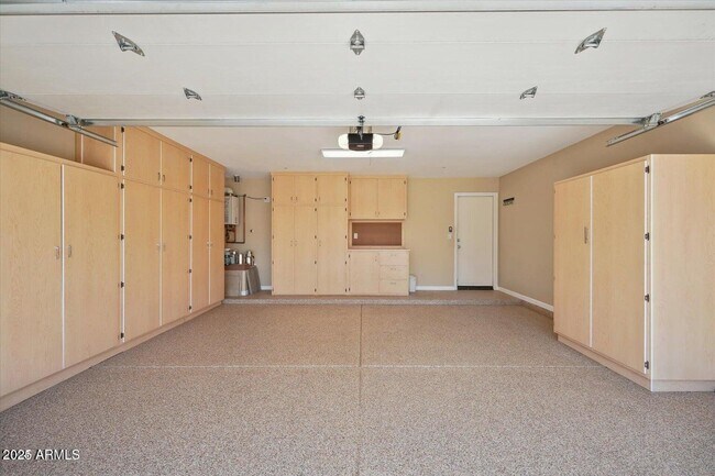 Building Photo - 11144 E Laurel Ln