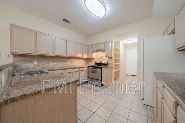 Building Photo - 1175 Meadows Dr