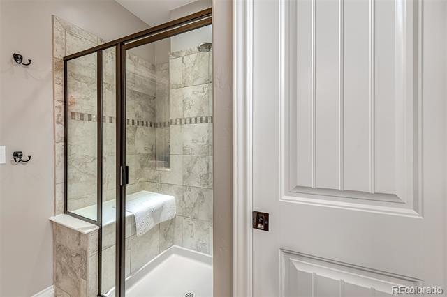 Building Photo - 358 Cliff View Dr