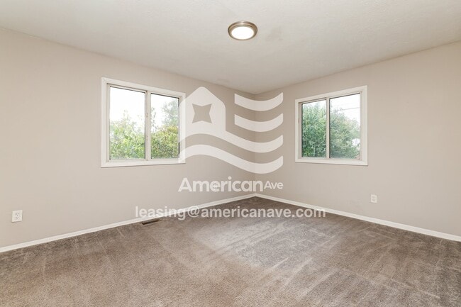 Building Photo - 921 Dennison Ave