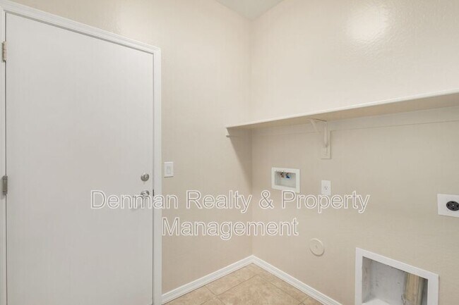 Building Photo - 1154 W Stephanie Ln