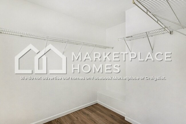 Building Photo - 311 Plum St