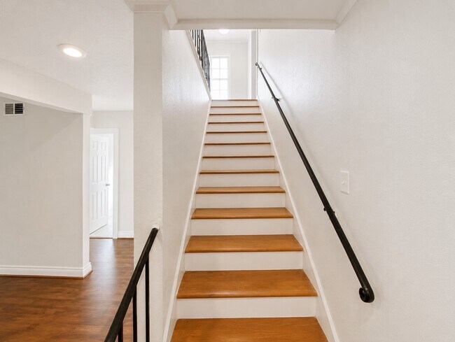 Building Photo - 4388 Harvest Ln