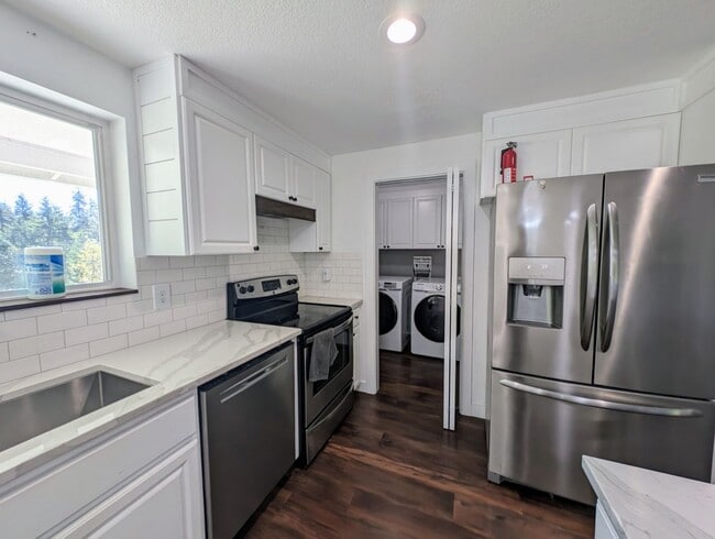 Building Photo - Large 4 Bedroom Home for rent in PO - Over Two Acres and Room to Roam!