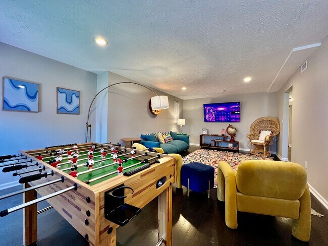 Building Photo - Fully Furnished Home with great location