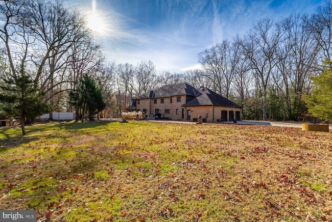 Building Photo - 1322 Commissioners Rd