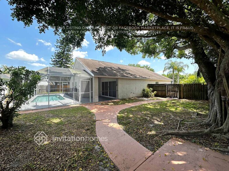 Building Photo - 7221 49th Pl E