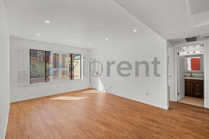 Building Photo - 3841 Milton Terrace