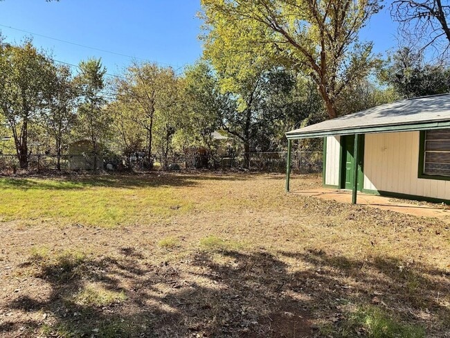 Building Photo - 1627 Oceola Ave