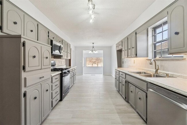 Building Photo - 11805 Ashford Dr