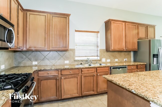 Building Photo - 324 Highland Fairway Ln