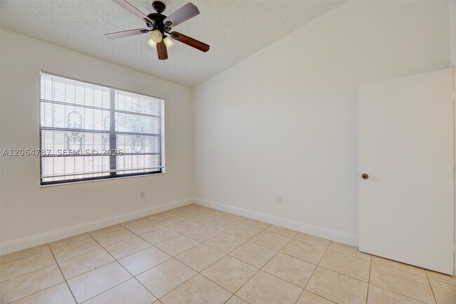 Building Photo - 6707 NW 193rd Ln
