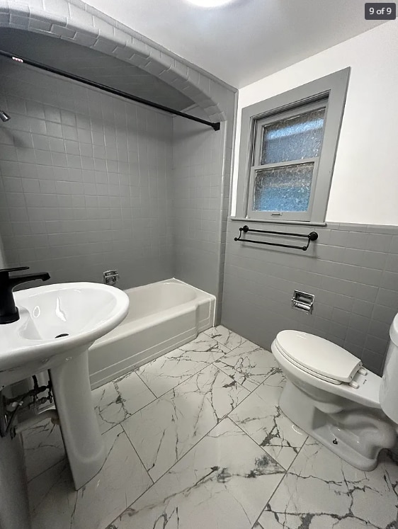 Building Photo - 84 Main St