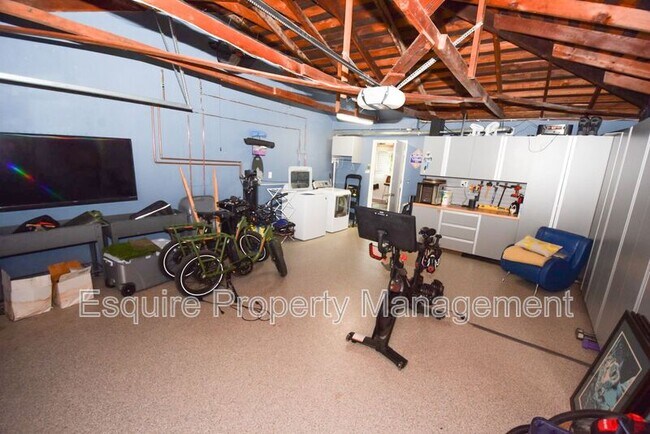 Building Photo - 4355 Whittier Ct