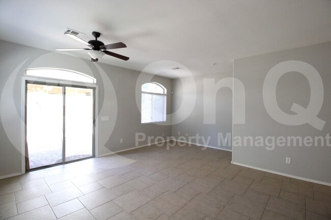 Building Photo - 2725 E Mine Creek Rd