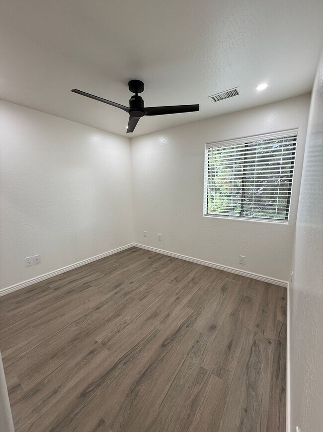 Building Photo - 3866 E Teri Ct