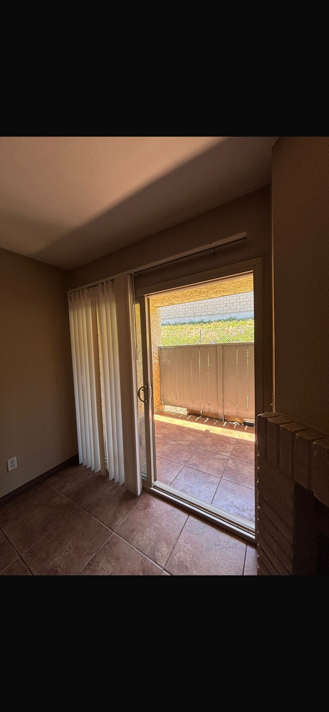 Building Photo - 3040 Alta View Dr