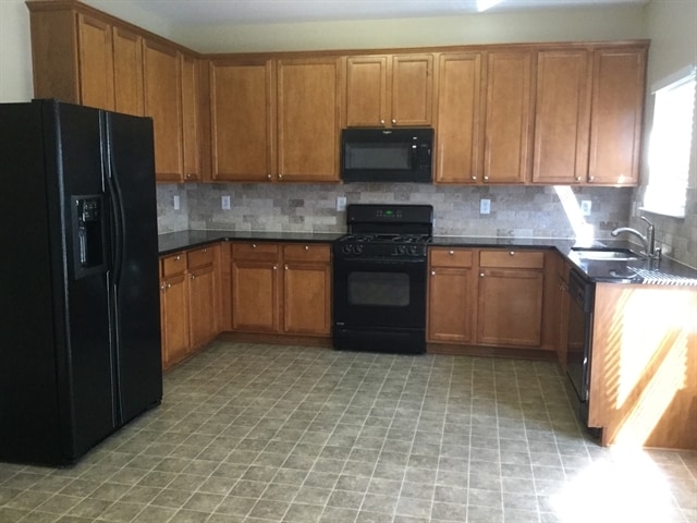 Building Photo - 941 Garrison Rd