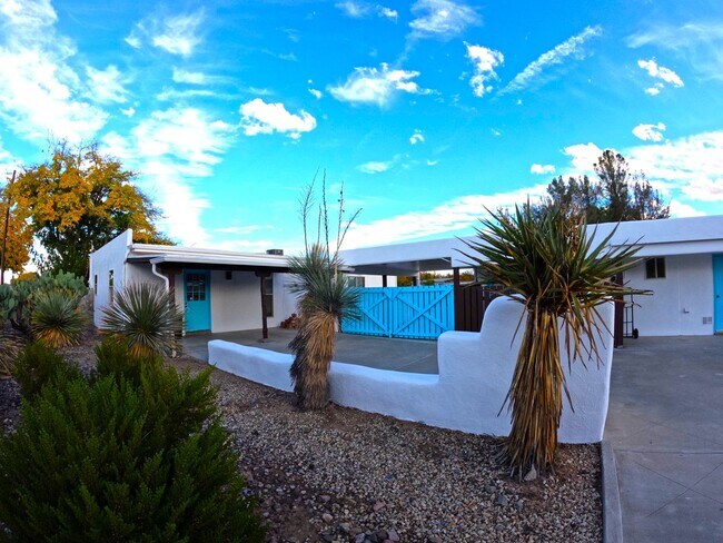 Building Photo - 2968 La Mesilla Circle