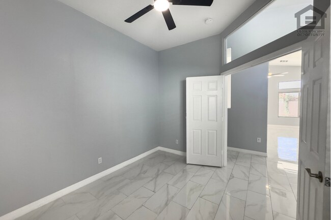 Building Photo - 3Bed/2Bath House at AZ-101 Loop/75th Ave! Ready for Immediate Move-In! -- HOME OFFICE!