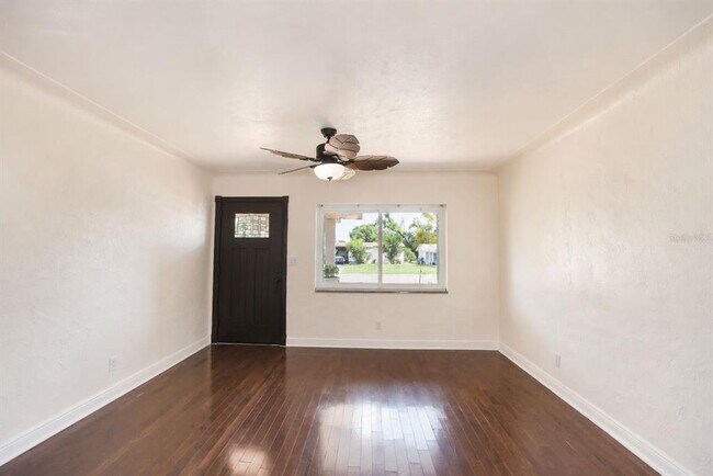 Building Photo - 520 83rd Ave N