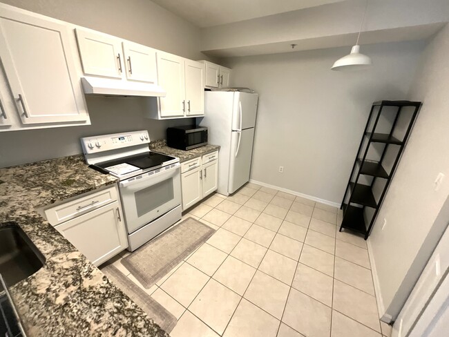 Building Photo - 6490 Aragon Way
