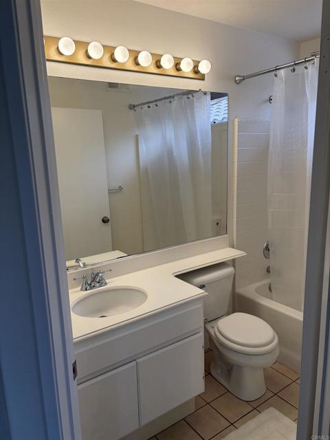 Building Photo - 2450 La Costa Ave