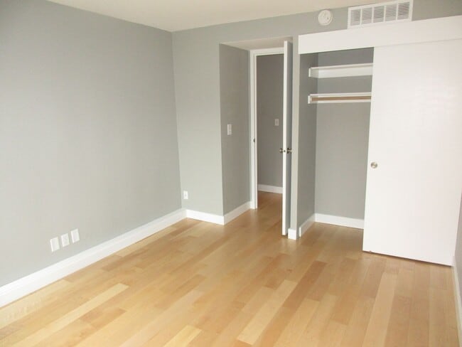 Building Photo - Harrison East Condos - 1 bed/1 bath w/balcony/storage/free laundry/pool (DOWNTOWN/PSU/OHSU)