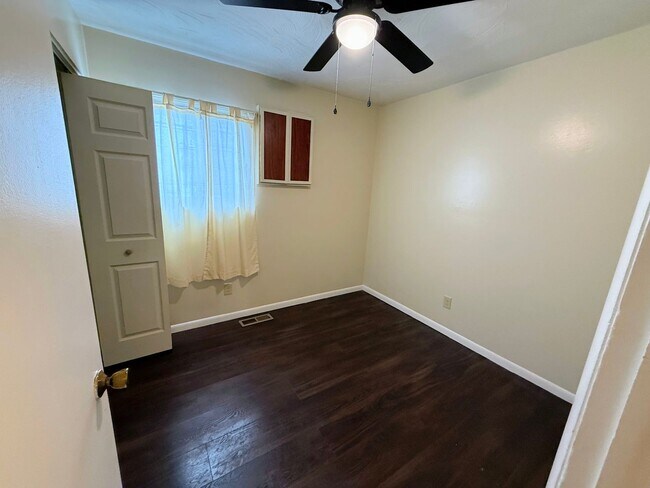 Building Photo - Well-maintained 3-bedroom, 1-bath home in Cleveland