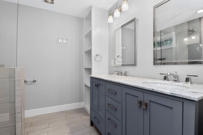 Building Photo - Charming 3BD/2BA Bungalow in Druid Hills!