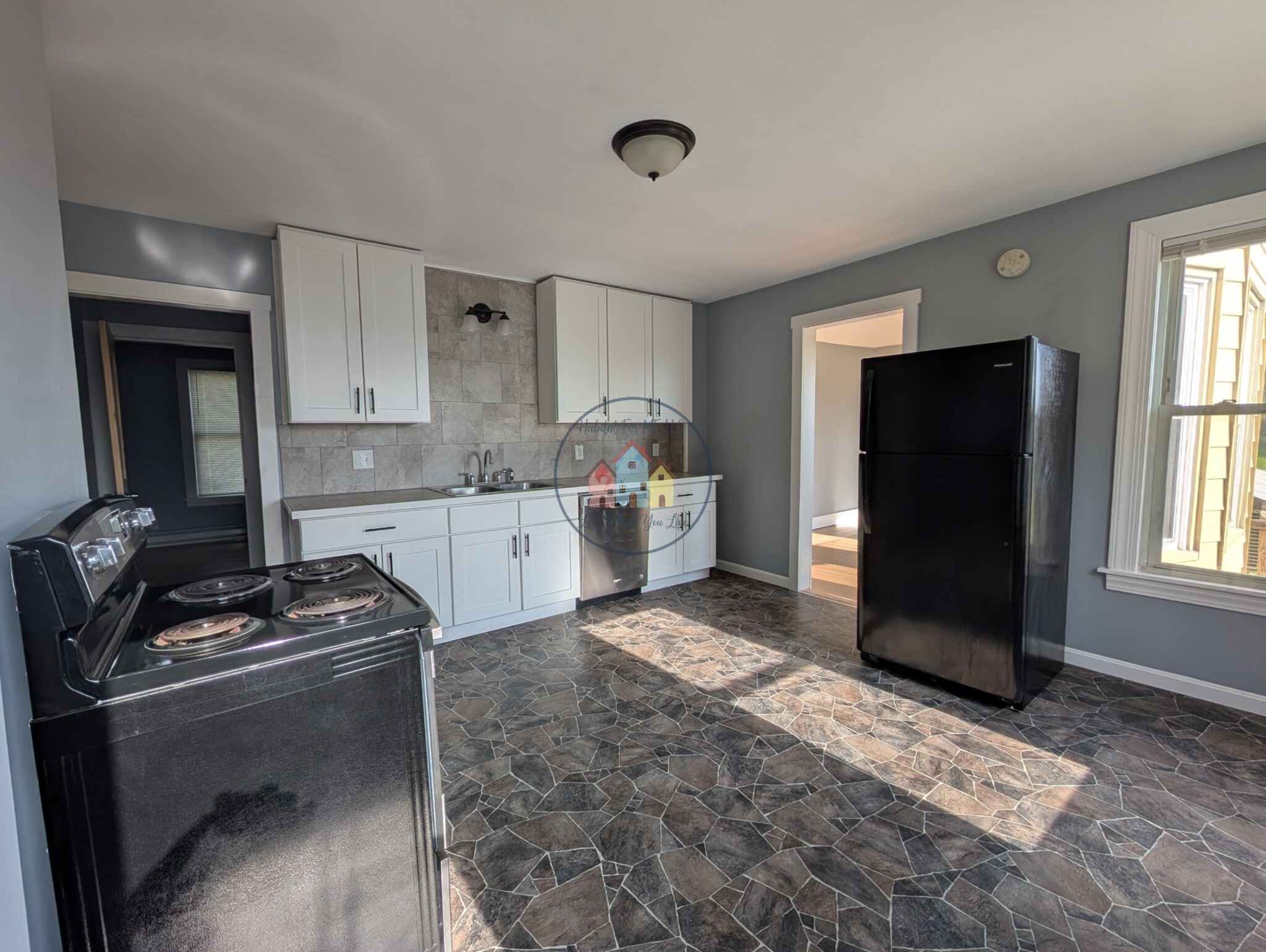 Kitchen - 16 Clinton Ave