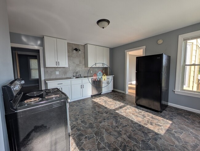 Building Photo - 16 Clinton Ave