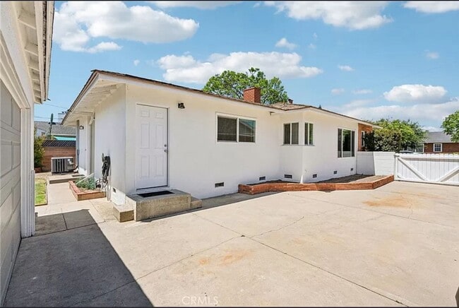 Building Photo - SFR-BIG, BRIGHT, BEAUTIFUL HOME