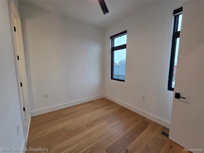 Building Photo - 1640 Bagley St