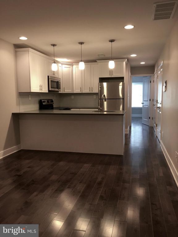 Building Photo - 2341 W Thompson St