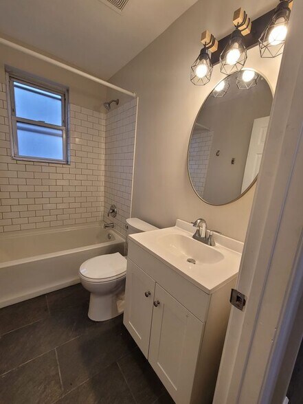 Building Photo - 418 Pfeiffer St