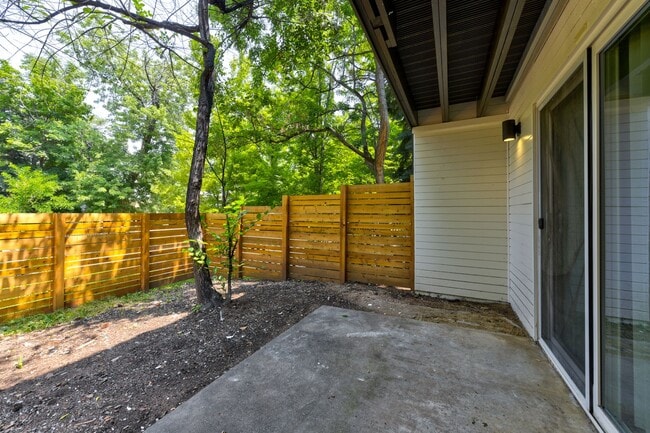 Building Photo - 616 Marine St