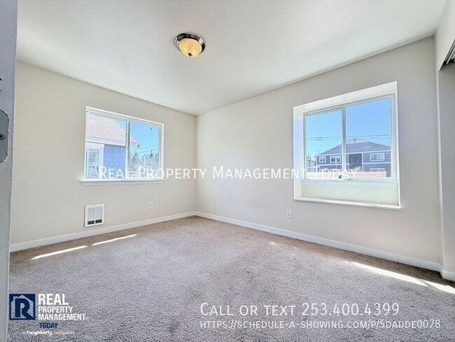 Building Photo - 4523 S Junett St
