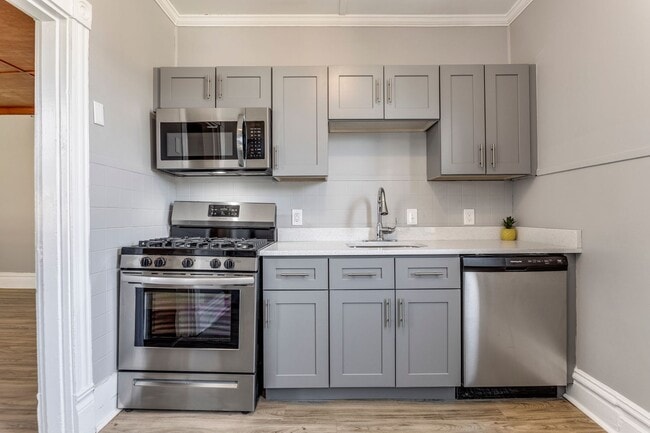 Building Photo - Updated House for Rent in Carrick!