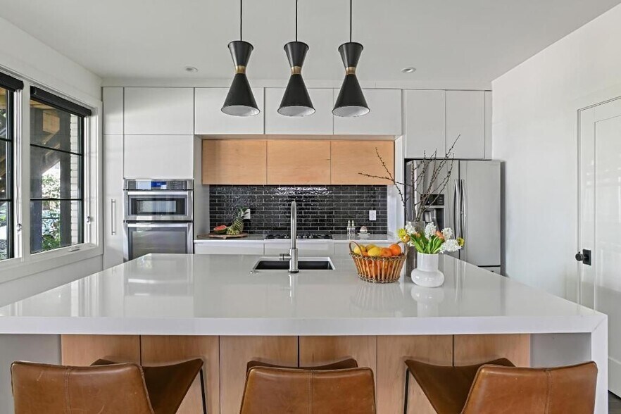 Building Photo - 634 Bonaventure Ave NE