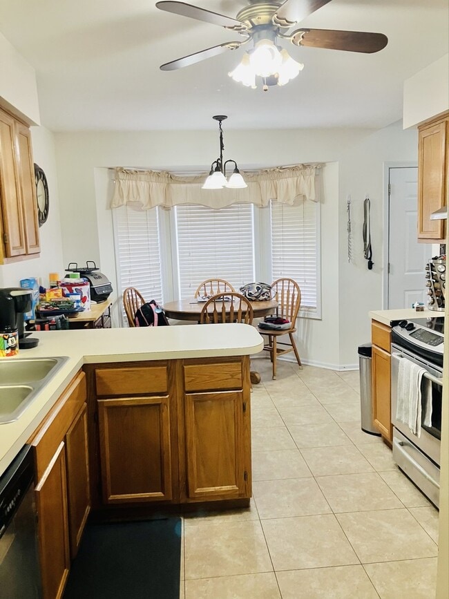 Building Photo - 3524 Willowview Ct