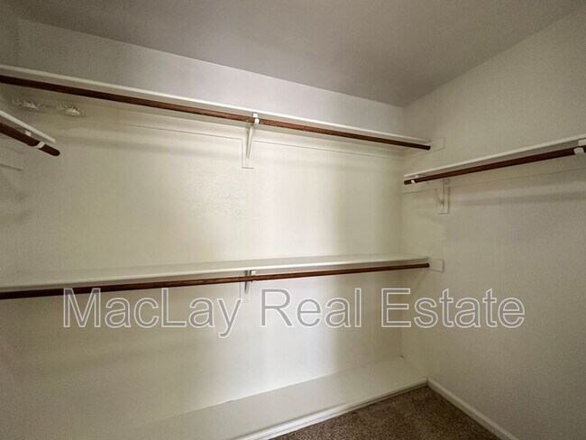 Building Photo - 1667 S Sycamore Pl