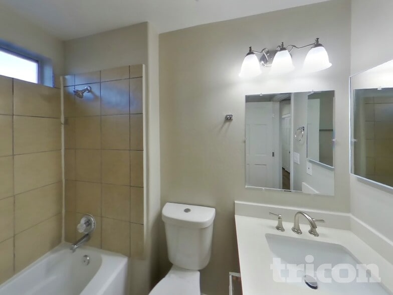 Building Photo - 4809 W Cochise Dr